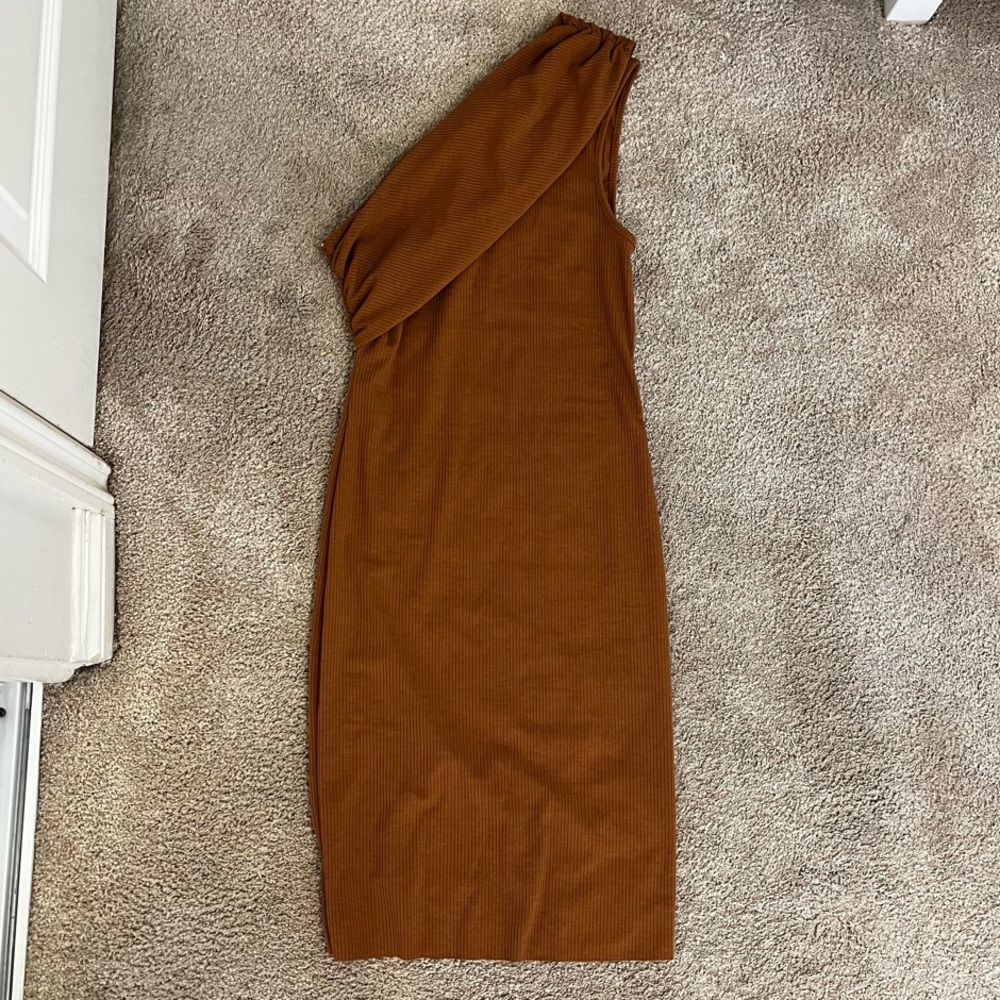 House of Harlow One-Shoulder Tan Ribbed Dress